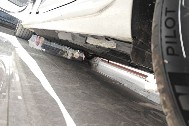 奥迪A4L 2019款 45 TFSI quattro 个性运动版 国VI局部细节9002