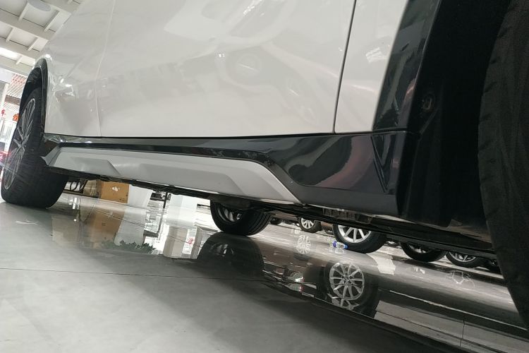 宝马X1 2023款 xDrive25Li X设计套装机舱底盘29