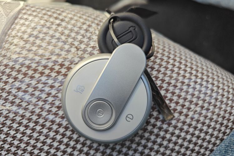 奔腾小马 2026款 222km 炫彩马中控内饰11