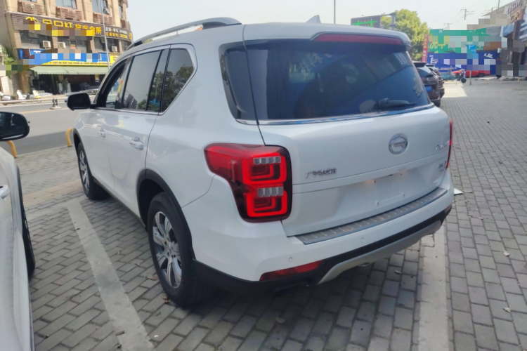 广汽传祺 传祺GS7 2017款 320T 两驱豪华智联型车身外观4