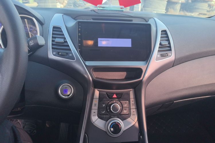 现代 朗动 2015款 1.6L 自动领先型中控内饰16