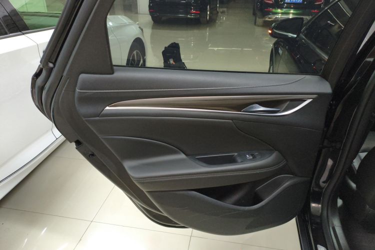 别克 君越 2018款 20T 精英型中控内饰49