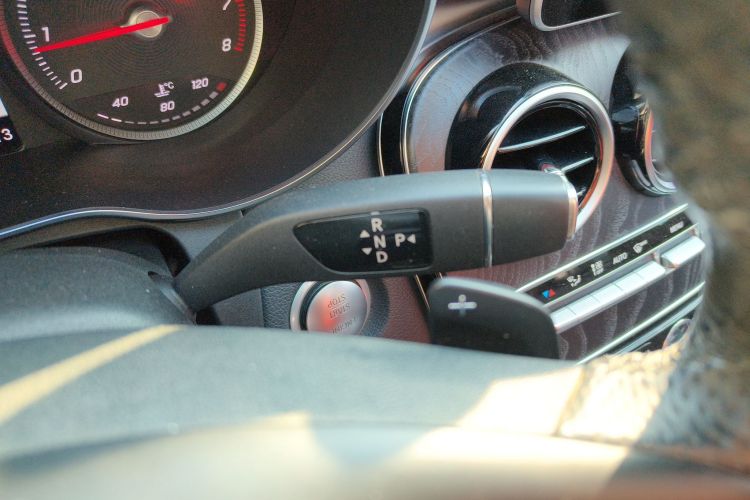 奔驰C级 2015款 C 200 L 运动型中控内饰18