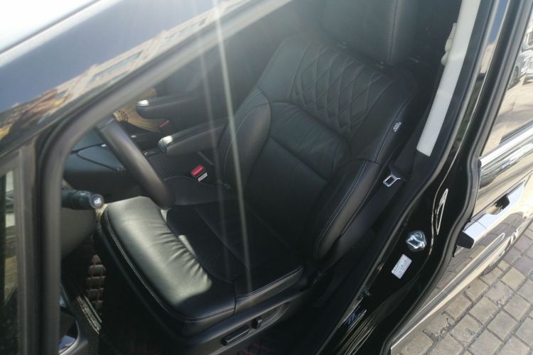 本田 艾力绅 2019款 2.0L 混动豪华版局部细节19