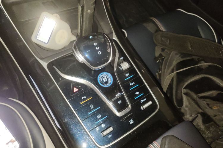 比亚迪 秦PLUS 2021款 DM-i 55KM 旗舰型局部细节18