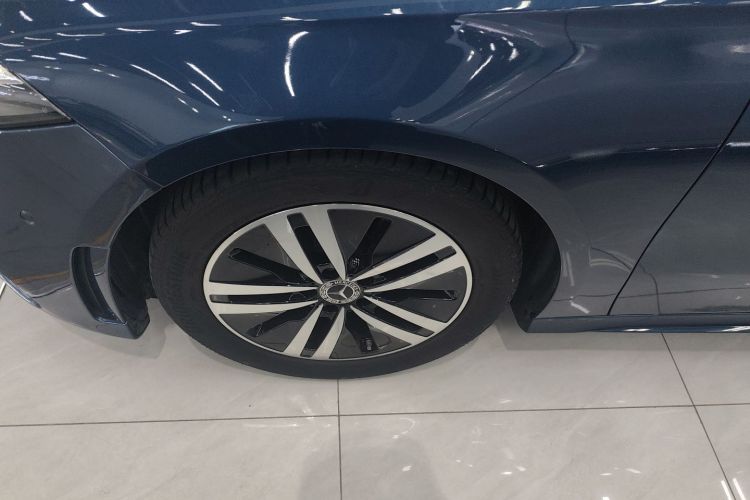 奔驰A级 2019款 A 180 L 运动轿车车身外观6007