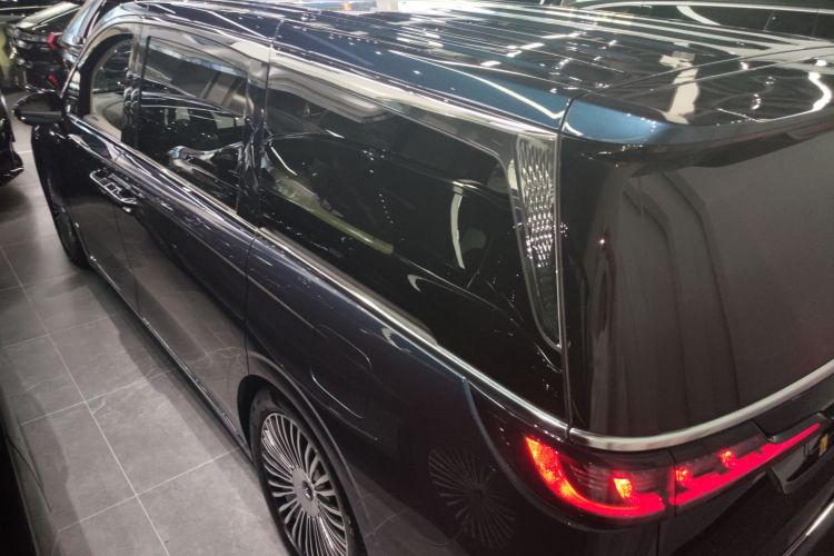 岚图汽车 岚图梦想家 2025款 PHEV 四驱旗舰鲲鹏版车身外观6003