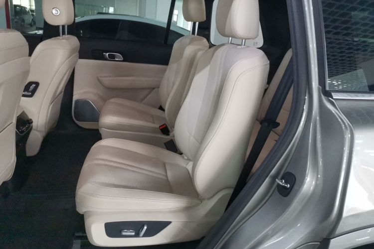 理想汽车 理想ONE 2020款 增程6座版中控内饰21