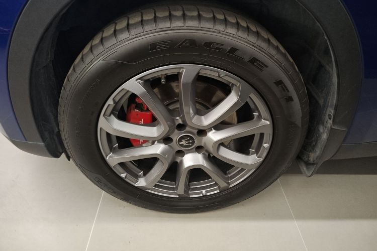 玛莎拉蒂 Levante 2021款 3.0T 标准版车身外观6007