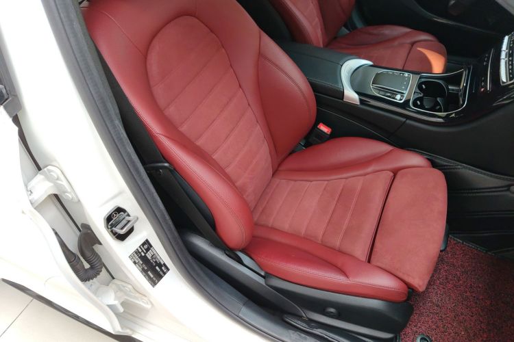 奔驰C级 2020款 C 260 运动版局部细节41