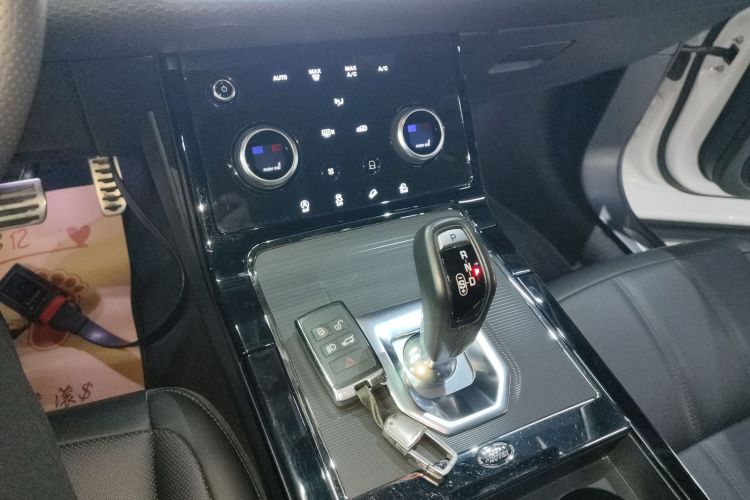 路虎 揽胜极光 2021款 极光L 249PS R-Dynamic S 性能版局部细节18