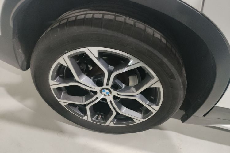 宝马X1 2022款 sDrive20Li 时尚型车身外观6008