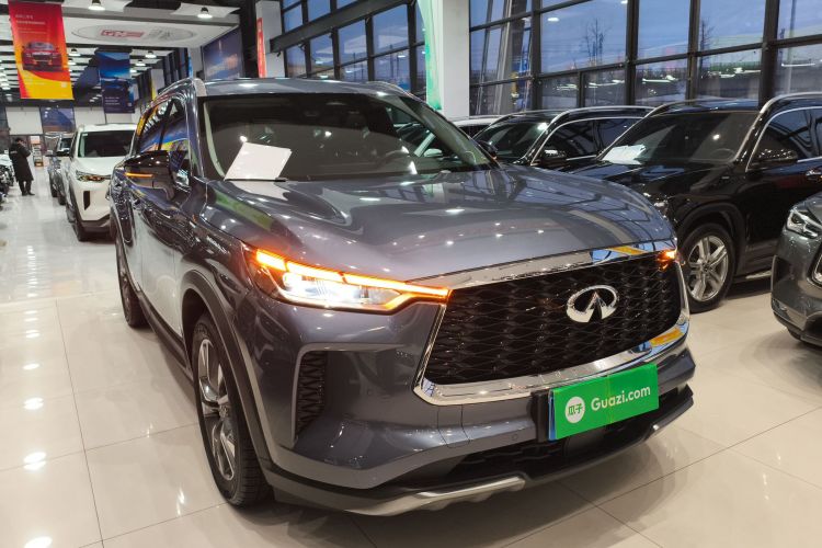 英菲尼迪QX60 2022款 2.0T 四驱豪华版车身外观3