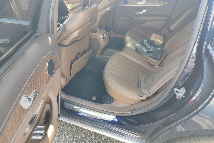 奔驰E级 2018款 改款 E 300 L 豪华型中控内饰7004