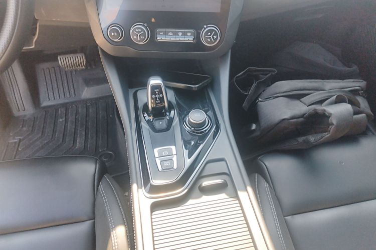 领克03 2022款 2.0TD DCT劲Plus中控内饰18