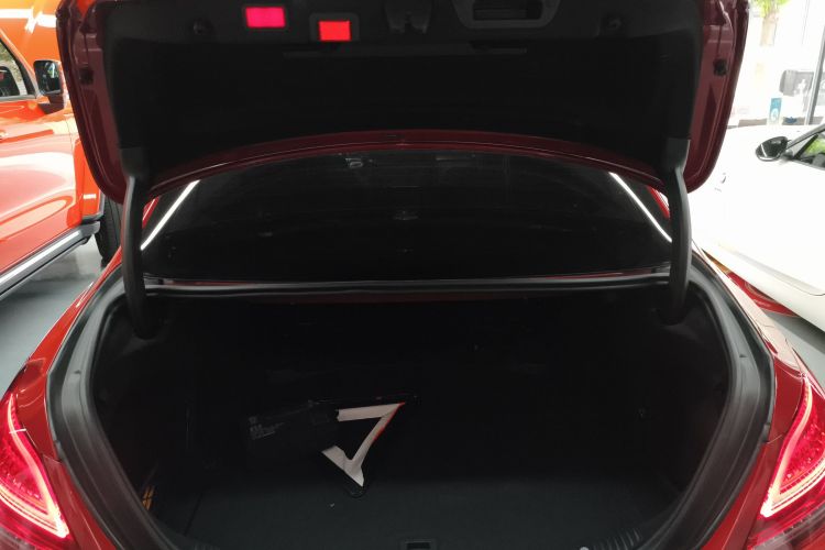 奔驰C级 2021款 C 260 L 运动版机舱底盘23