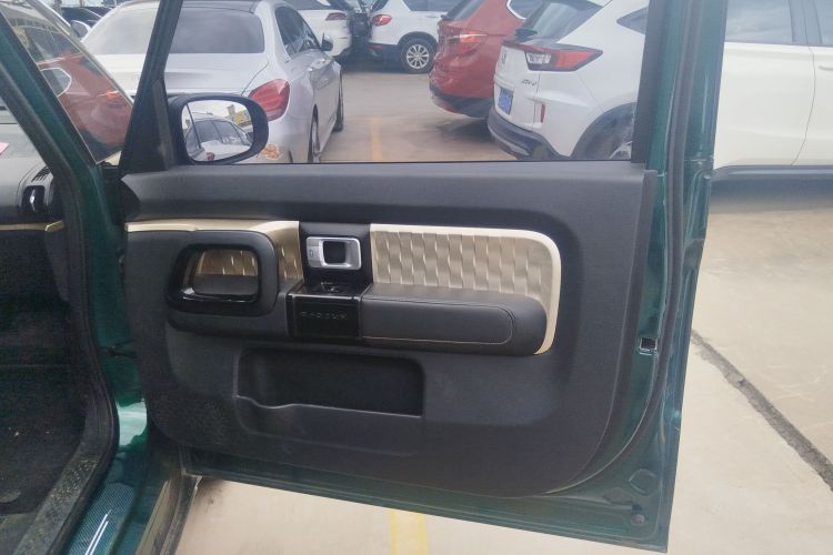 宝骏KiWi EV 2022款 设计师轻享版 三元锂中控内饰7005