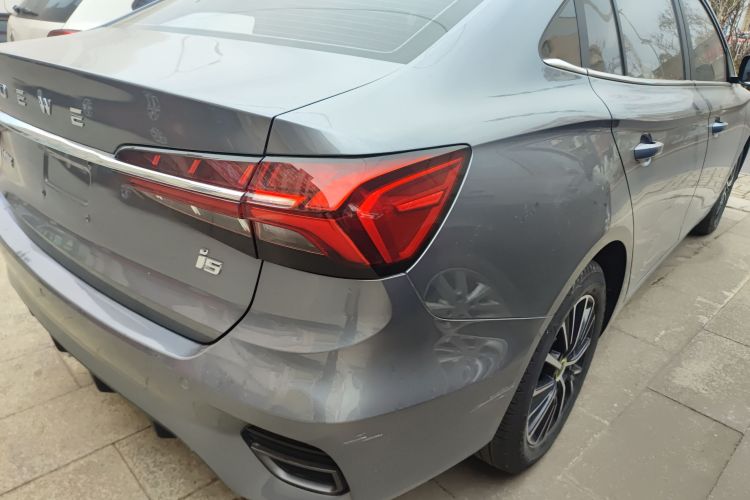 荣威i5 2021款 1.5L CVT钻石版车身外观6006
