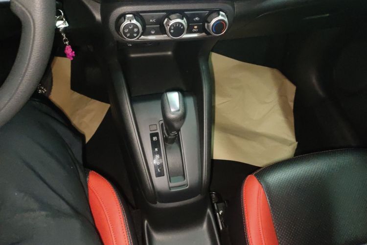 日产 劲客 2017款 1.5L CVT酷享版中控内饰18