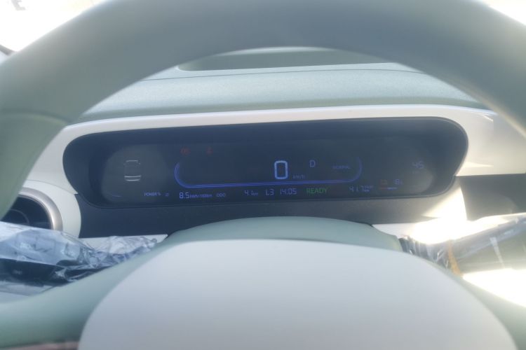 吉利银河 2025款 210km 熊猫骑士中控内饰14