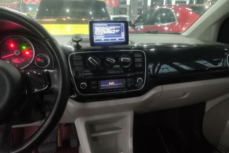 大众up! 2015款 1.0L high up!中控内饰16