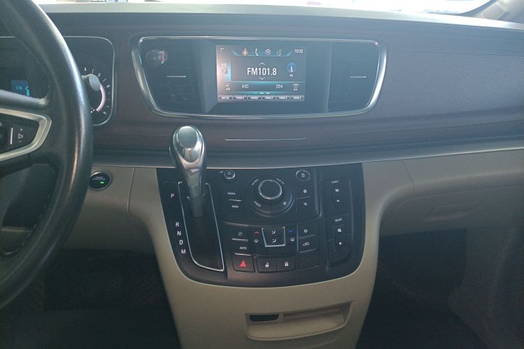 别克GL8 2018款 28T 豪华型 国VI中控内饰16