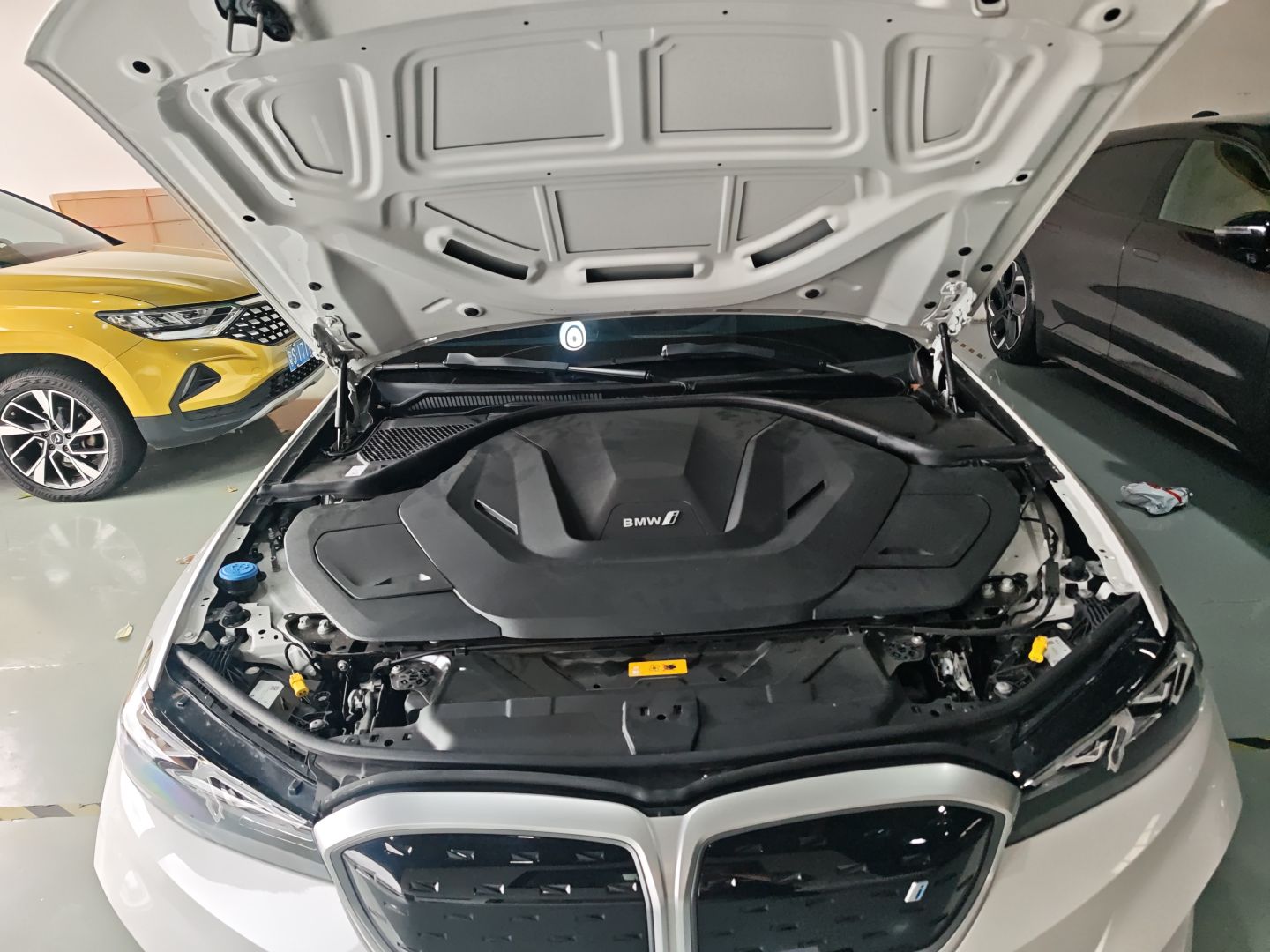 宝马i3 2024款 eDrive 35 L