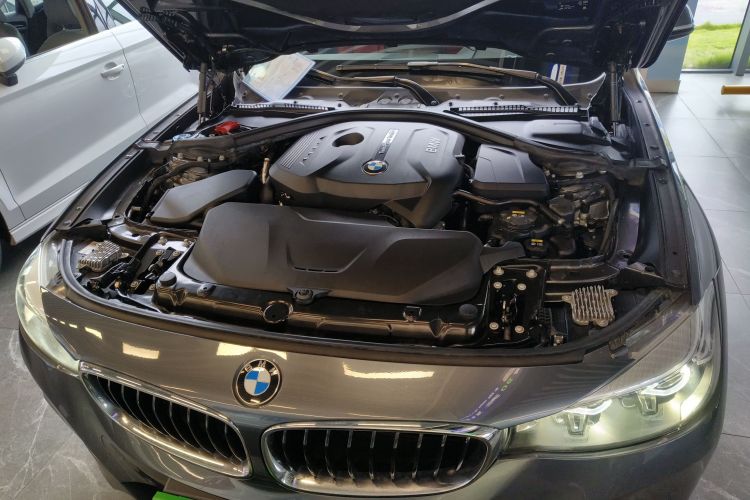 宝马3系GT 2019款 320i M运动型机舱底盘24