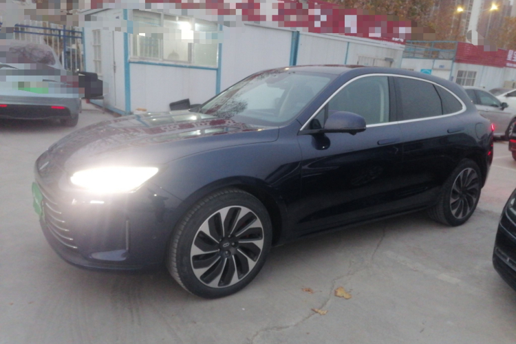 鸿蒙智行 问界M5 2022款 增程四驱性能版车身外观4