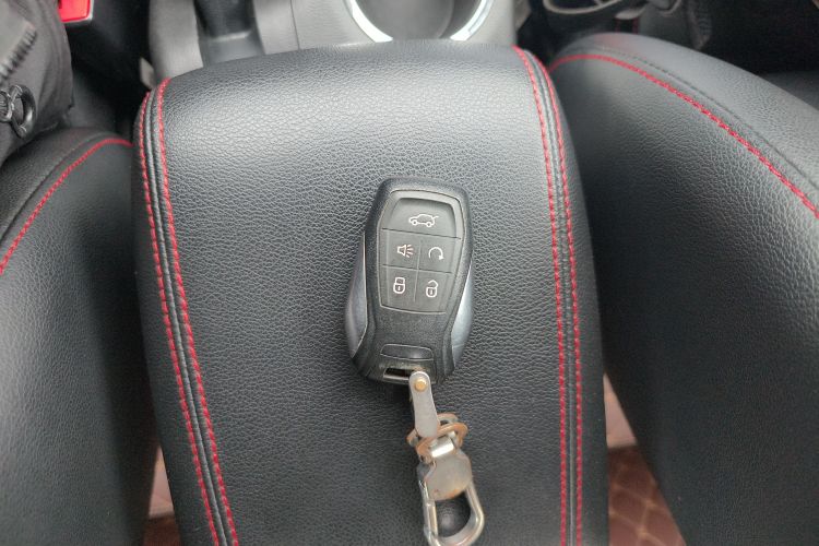 东南DX3 2018款 1.5T CVT尊贵型中控内饰11