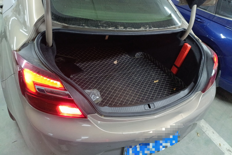 别克 君威 2014款 2.0L 精英时尚型机舱底盘23