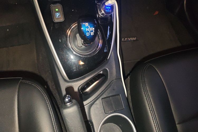 丰田 雷凌双擎E+ 2019款 1.8PH GS E-CVT精英版中控内饰18