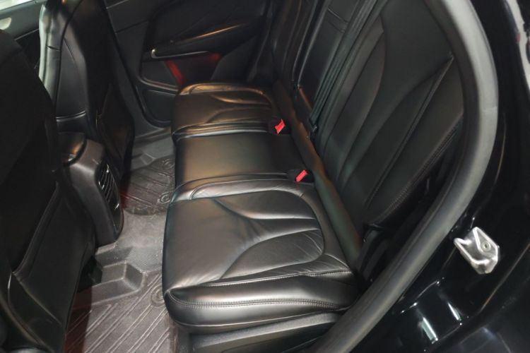 林肯MKC 2017款 2.0T 两驱尊享版中控内饰7004