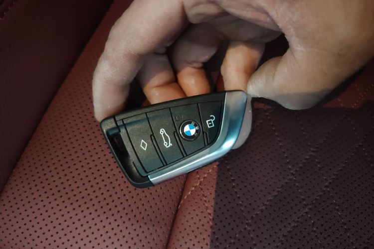 宝马iX3 2022款 改款 创领型中控内饰7001