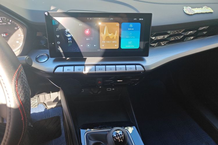 名爵 MG5 2023款 180DVVT 手动风尚版中控内饰16