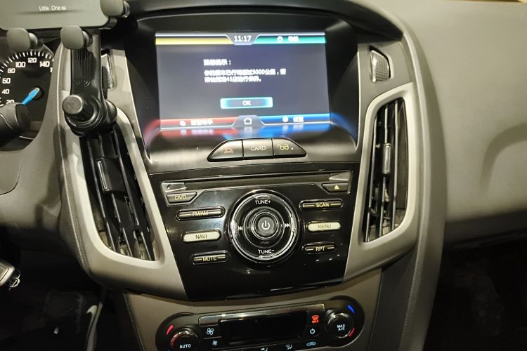 福特 福克斯 2012款 三厢 1.6L 自动风尚型局部细节16