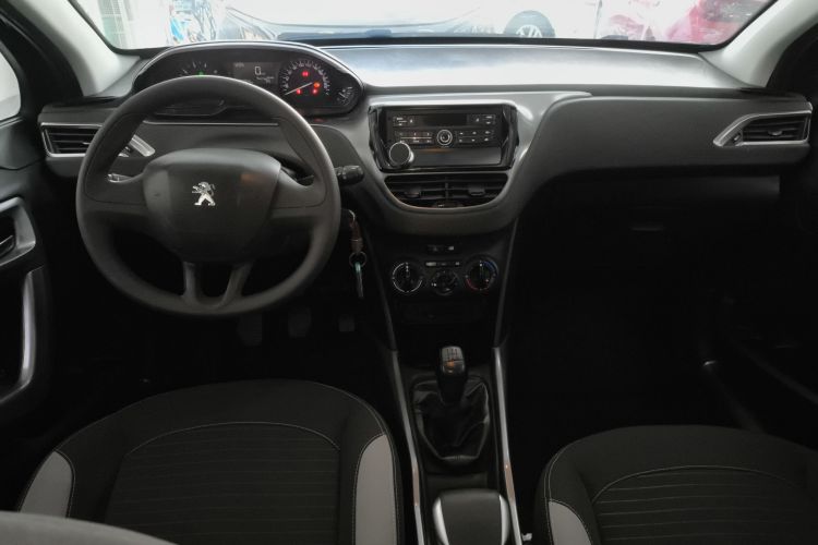 标致2008 2014款 1.6L 手动潮流版中控内饰7002