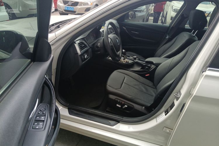 宝马3系 2017款 320Li 时尚型中控内饰19