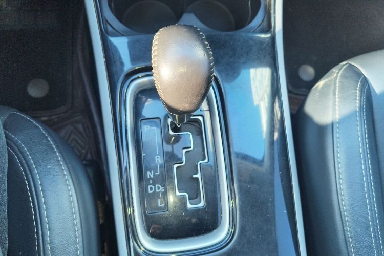 三菱 欧蓝德 2019款 2.0L 两驱畅享版 5座 国V中控内饰18