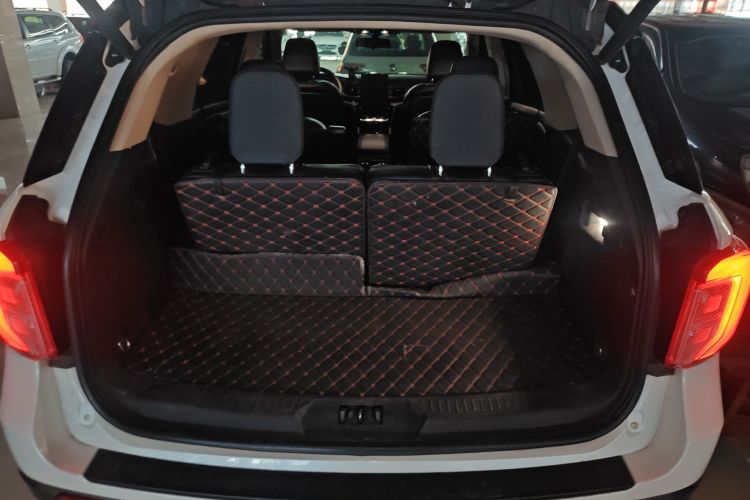 福特 探险者 2020款 EcoBoost 285 四驱风尚版 6座局部细节23