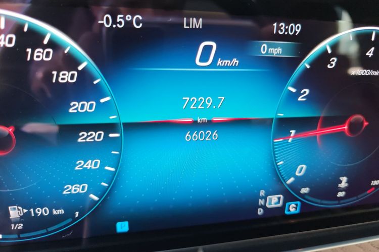 奔驰E级 2021款 改款 E 260 L中控内饰15