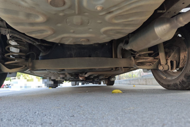 丰田 威驰 2014款 1.5L 手动智臻版局部细节9009