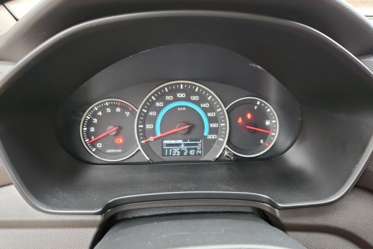 五菱汽车 五菱宏光V 2019款 1.5L劲享版国VI LAR中控内饰14