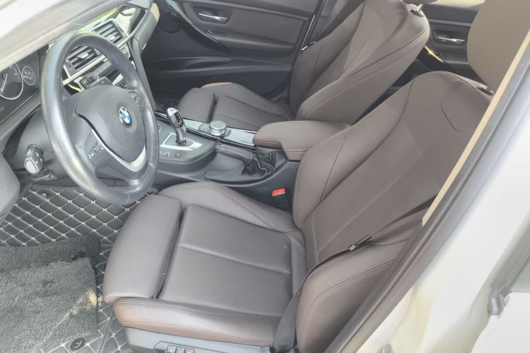 宝马3系 2019款 320Li 时尚型中控内饰19