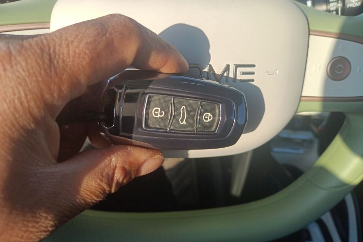 吉利银河 2025款 210km 熊猫骑士中控内饰7001