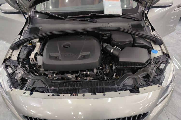沃尔沃S60 2019款 S60L T3 智进版机舱底盘24
