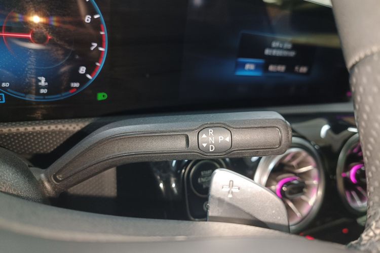 奔驰A级 2022款 改款三 A 200 L 运动轿车时尚型局部细节18