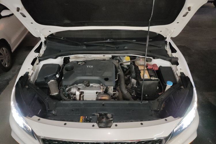 名爵 MG6 2019款 20T 自动星辉版机舱底盘24