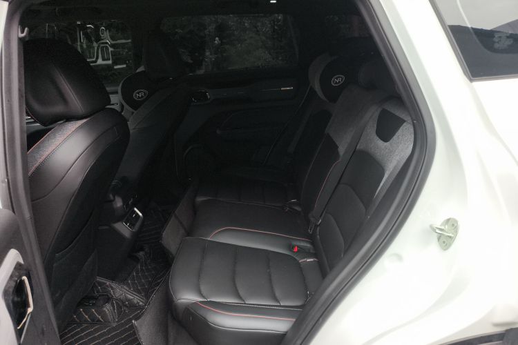 吉利汽车 吉利牛仔 2025款 1.5TD 潮玩版中控内饰21