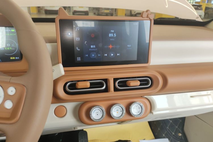 五菱汽车 宏光MINIEV 2024款 第三代 215km 进阶版中控内饰16